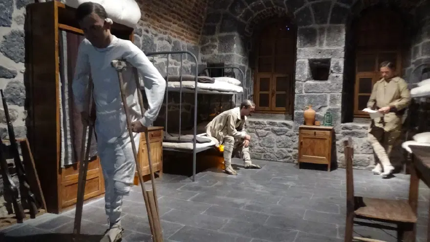 Kanlı Tabya olarak biliniyor. Bu müzeye gelenler savaşın acı yüzüyle karşılaşıyor 