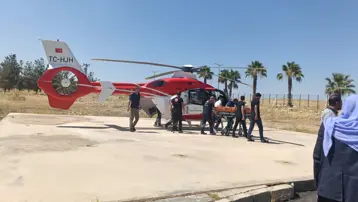 Ağır yaralı sürücü, ambulans helikopterle hastaneye sevk edildi