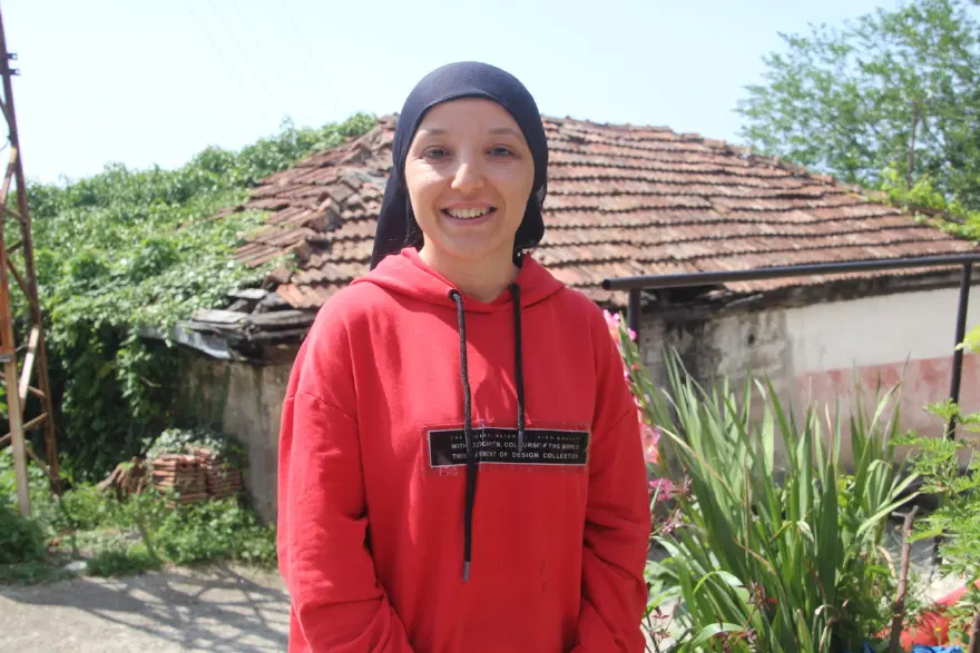"BU KÖY KOMPLE SARI" 3 "BU KÖY KOMPLE SARI" 3