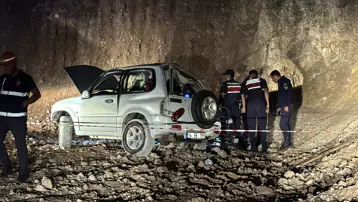 Bolu'da cip 15 metrelik uçurumdan uçtu. 2 kişi hayatını kaybetti, 1 yaralı