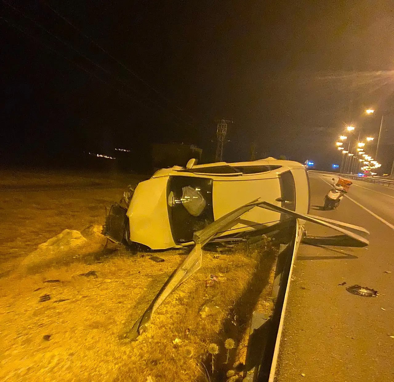 Takla attı, kazadan yara almadan kurtuldu