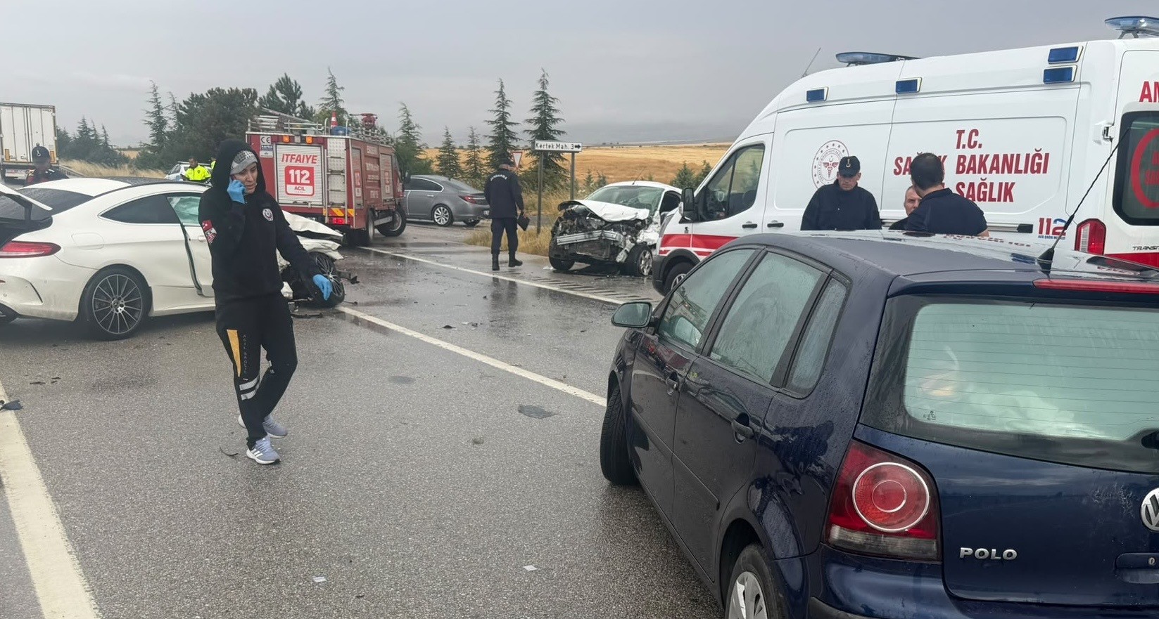 Sivrihisar'da yağış sonrası zincirleme kaza. 6 yaralı