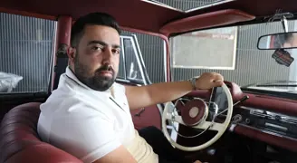 59 yaşındaki klasik aracına gözü gibi bakıyor
