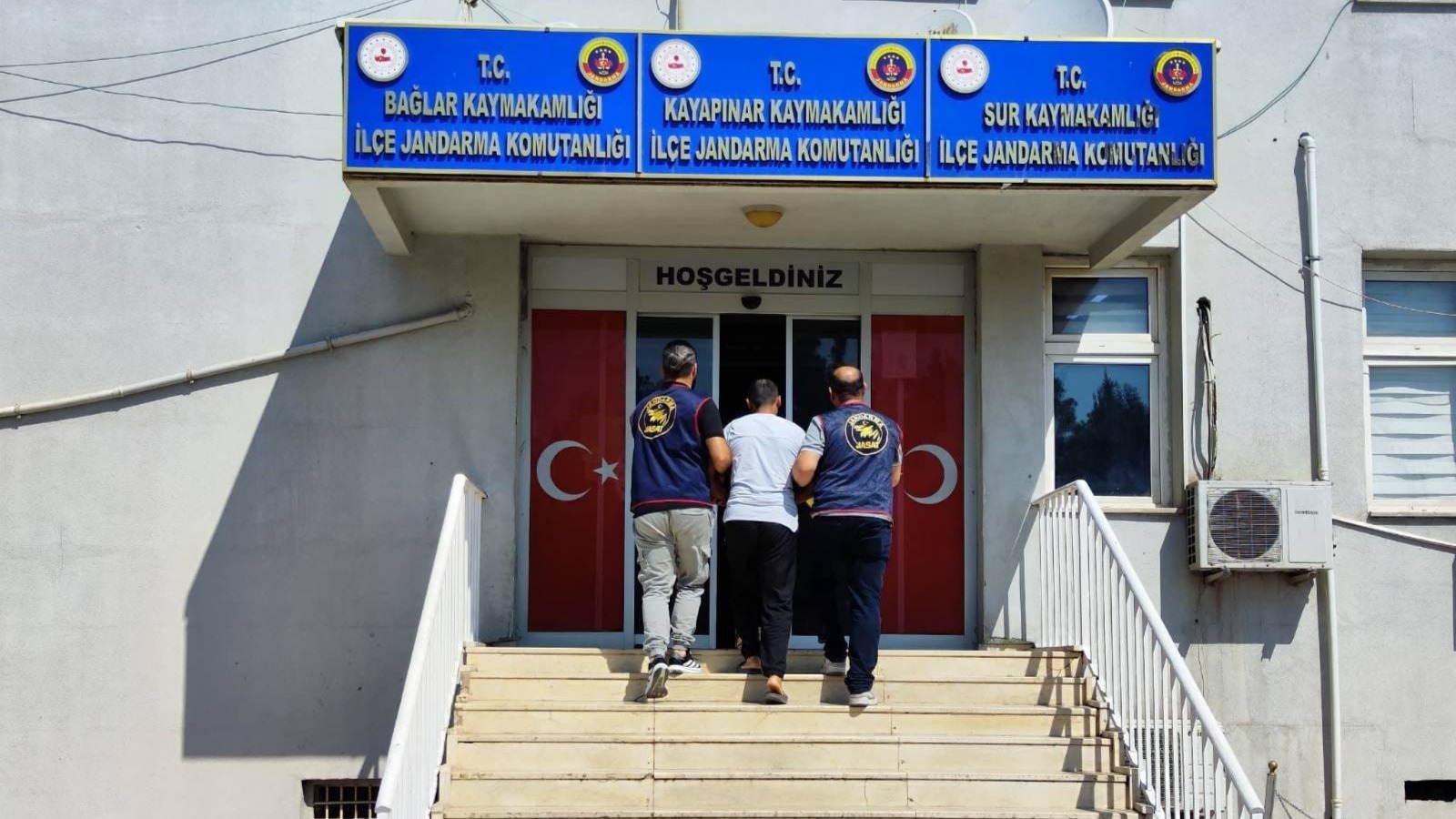 JASAT Diyarbakır'da 137 firariyi yakaladı