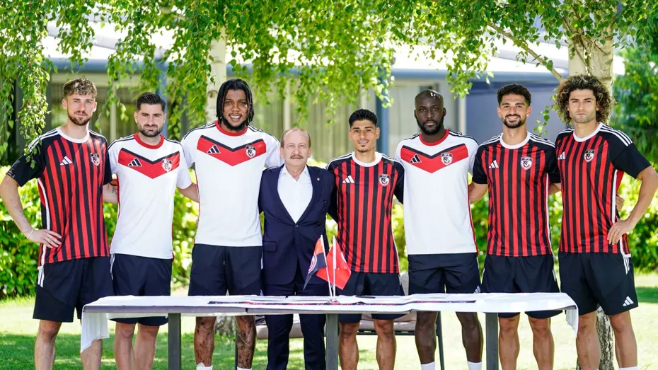 Transfer yasağı kalktı, Süper Lig kulübü 7 imzayı birden açıkladı