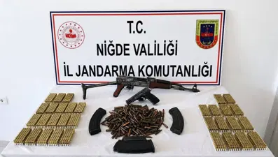 Niğde'de silah operasyonu. Kalaşnikof ve binlerce mermi ele geçirildi