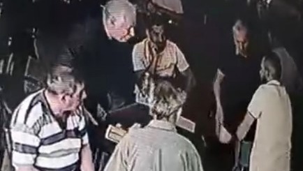 Ölümden döndü, ara vermeden okey oynamaya devam etti