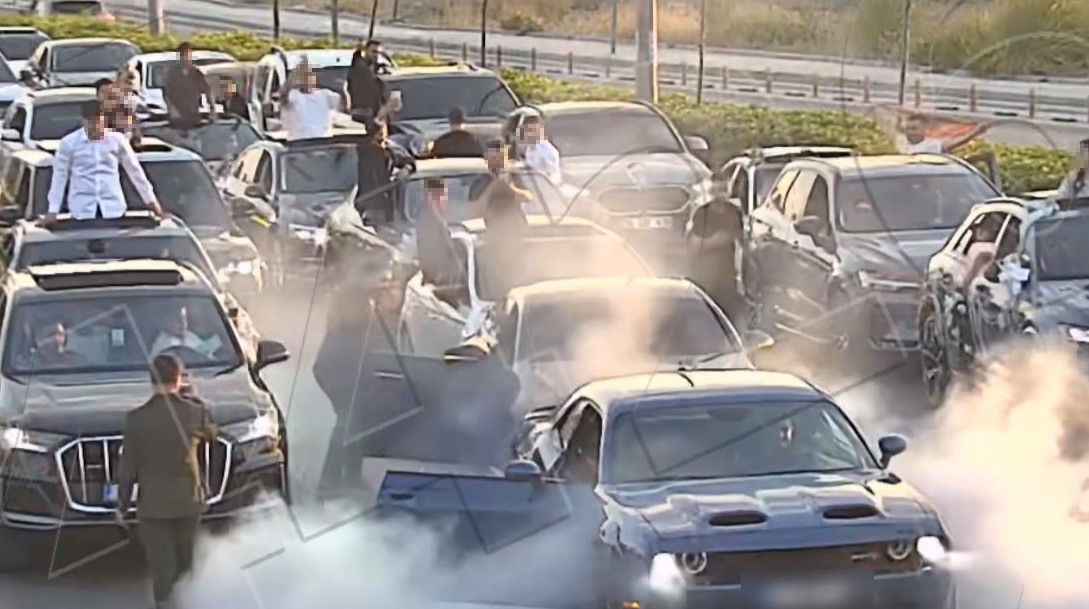 Yolu kapatan düğün konvoyuna rekor ceza