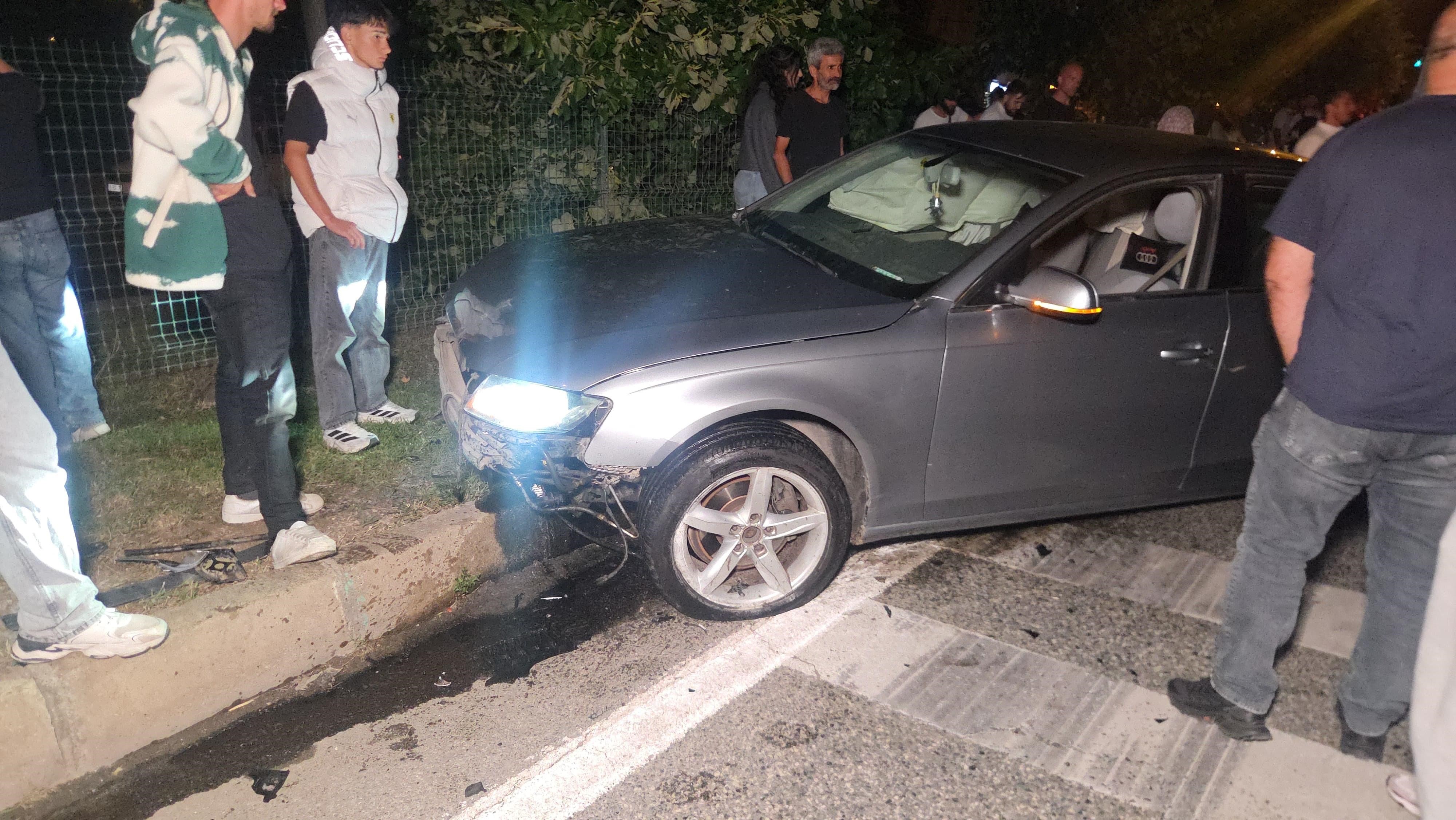 Zincirleme kazadan kaçayım derken refüje girdi