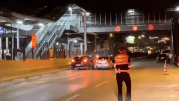 Polis noktasının hemen yanında tehlikeli hareket yaptı, cezadan kaçamadı