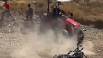 Hayvan otlatma kavgası. Tartıştığı kişilerin üzerine traktör sürdü