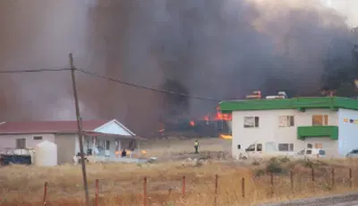 Çanakkale'de ormanlık alanda yangın çıktı. Köylere çok yakın bir bölgeÇanakkale'nin Bayramiç ilçesinde köylere yakın bir bölgede ormanlık alanda çıkan yangına havadan ve karadan müdahale ediliyor.