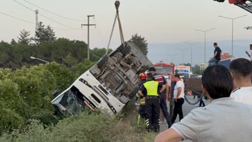 Samsun’da özel halk otobüsü devrildi. 21 kişi yaralandı
