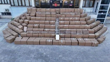 5 milyon kaçak sigarayı izolasyon malzemelerinin arasına sakladılar