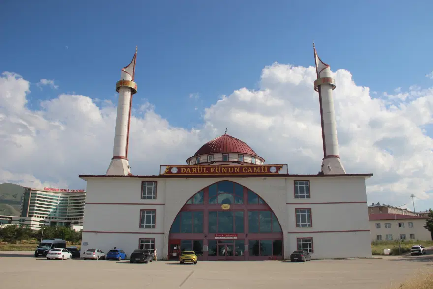 Görenler minare olduğuna inanamıyor. Kalem Camii ezber bozuyor 1