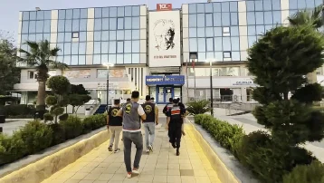 Menderes Belediyesi soruşturması. Firari başkan yardımcısı yakalandı
