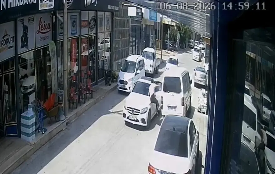 Lüks otomobille milyonluk soygun. Kar maskesi takıp para ve altınları çaldılar 3 Lüks otomobille milyonluk soygun. Kar maskesi takıp para ve altınları çaldılar 3