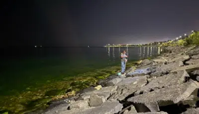 Denize düşen amatör balıkçı boğulduİstanbul'da balık tutarken çıktığı kayalıkta dengesini kaybederek denize düşen 74 yaşındaki Ahmet D. yaşamını yitirdi.