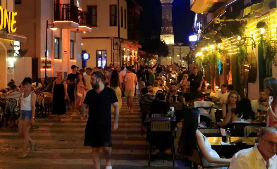 Normalde 500 kişi yaşıyor, yaz aylarında nüfus 100 katına çıkıyor 3 Normalde 500 kişi yaşıyor, yaz aylarında nüfus 100 katına çıkıyor 3