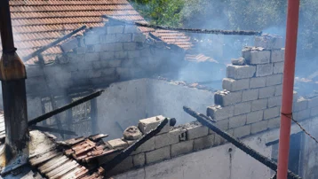 Alevlere teslim olan gecekondu kullanılamaz hale geldi