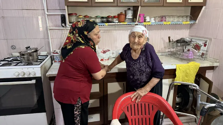 95 yaşındaki Türkan teyzeye 17 milyonluk miras tuzağı. Anne kız yüzleşti, "13 milyonu yeğenim harcadı" 3 95 yaşındaki Türkan teyzeye 17 milyonluk miras tuzağı. Anne kız yüzleşti, "13 milyonu yeğenim harcadı" 3