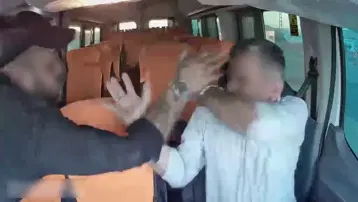 Adıyaman’da yol verme kavgası: Minibüs şoförünü defalarca yumrukladılar
