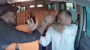 Adıyaman’da yol verme kavgası: Minibüs şoförünü defalarca yumrukladılar