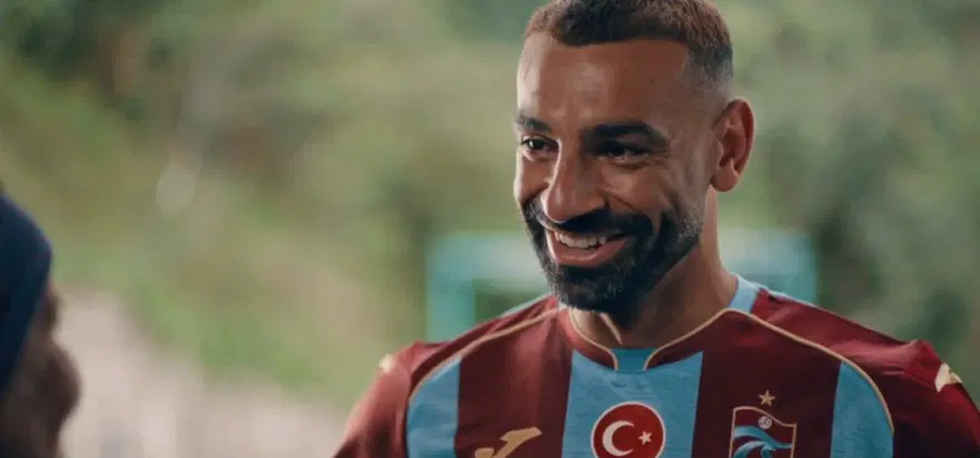 TRABZON'DA BİR AİLENİN EVİNE KONUK OLDU 3