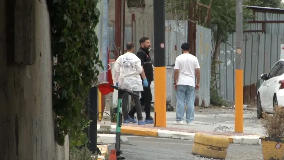 Fatih'te polise bıçaklı saldırı. Ayağından vurularak yakalandı