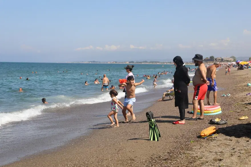 Polis bile burada gezmiyor. İlçe nüfusu yaz ayında üçe katlanıyor 1