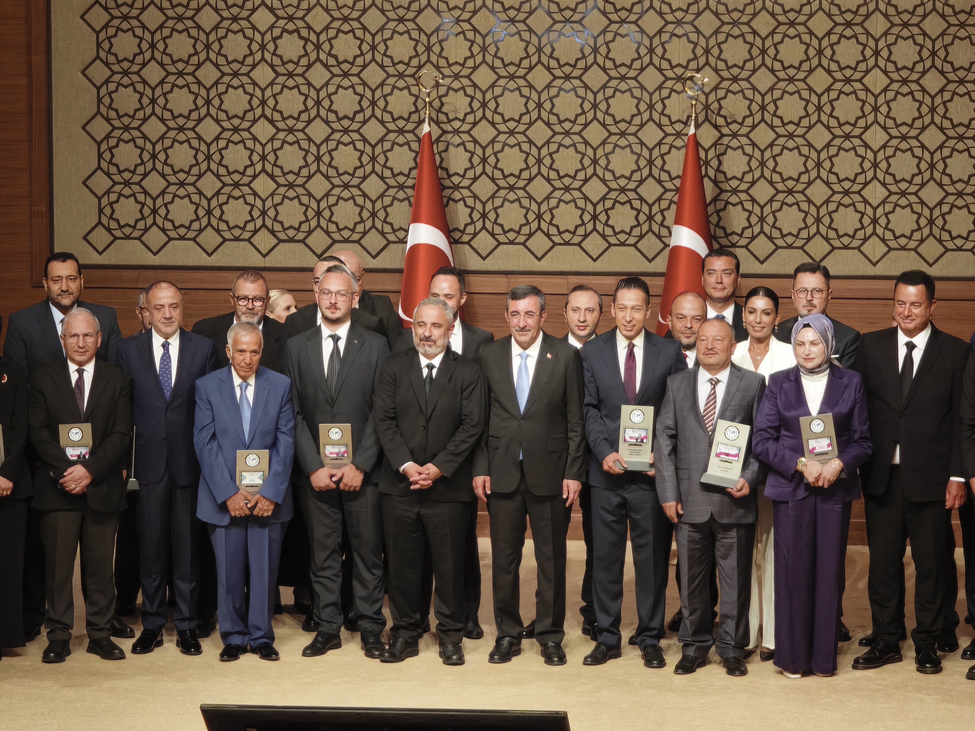 11. Anadolu Medya Ödülleri sahiplerini buldu. 