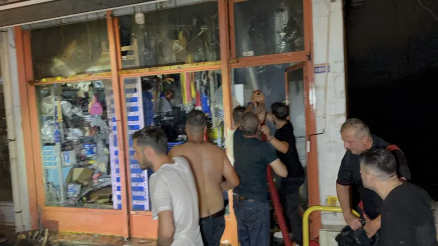 4 KİŞİ HASTANEYE KALDIRILDI 2 4 KİŞİ HASTANEYE KALDIRILDI 2