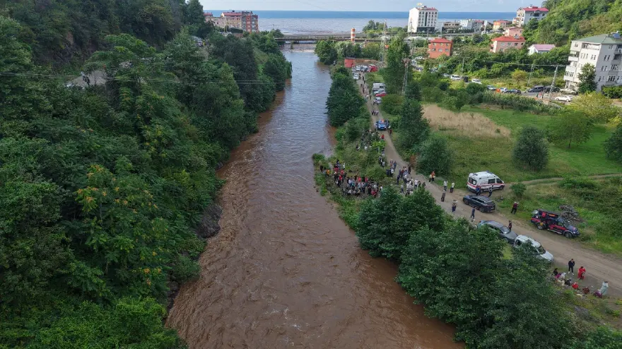 BABA KURTULDU, ANNE VE KIZLARI SELE KAPILDI 2 BABA KURTULDU, ANNE VE KIZLARI SELE KAPILDI 2