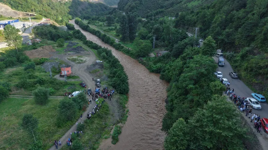 Giresun'da sel faciası. Anne ile iki kızı yaşamını yitirdi 1 Giresun'da sel faciası. Anne ile iki kızı yaşamını yitirdi 1