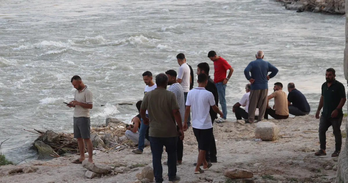 Ceyhan Nehri'ne serinlemek için girdiler. Kayıp iki çocuk aranıyor