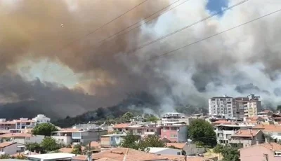 Balıkesir'de orman yangını. Alevler yerleşim yerine yaklaştıBalıkesir’in Edremit ilçesinde, yerleşim yerine yakın bir arazide başlayan ve ormanlık alana sıçrayan yangını söndürme çalışmaları sürüyor.