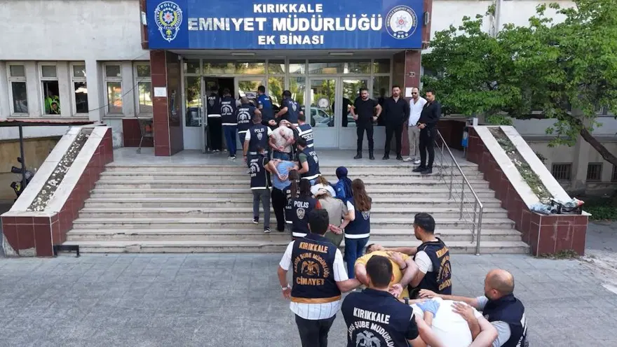 17 ŞÜPHELİ GÖZALTINA ALINDI 4 17 ŞÜPHELİ GÖZALTINA ALINDI 4