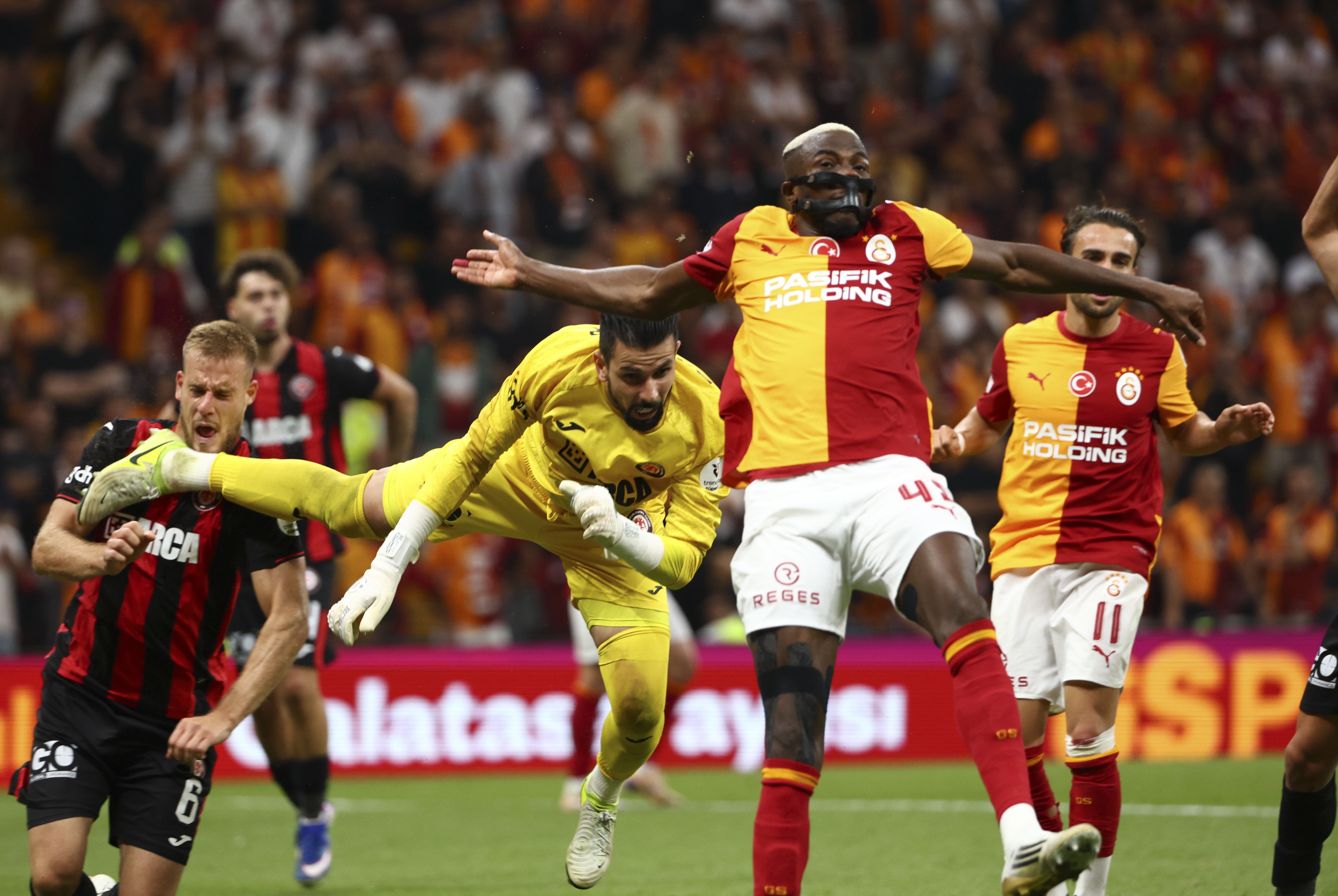 2 gol yedi ama Galatasaray-Çorum FK maçına damga vurdu, herkes Marcos Felipe'yi konuştu