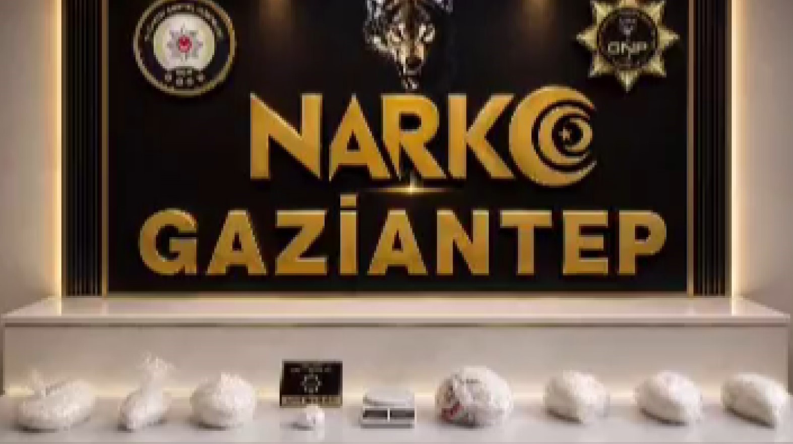 Gaziantep’te kıyafetlerin arasından 7 kilo metamfetamin çıktı
