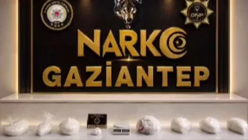 Gaziantep’te kıyafetlerin arasından 7 kilo metamfetamin çıktı