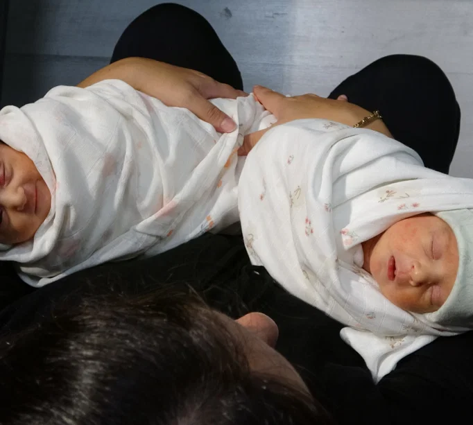 Dünyada üçüncü vaka oldu. Trabzon'da milyonda bir görülen doğumRize'de yaşayan 28 yaşındaki Serenay Atagün'ün iki ayrı rahminde aynı anda gebelik oluştu. Bu, dünyadaki üçüncü vaka oldu.