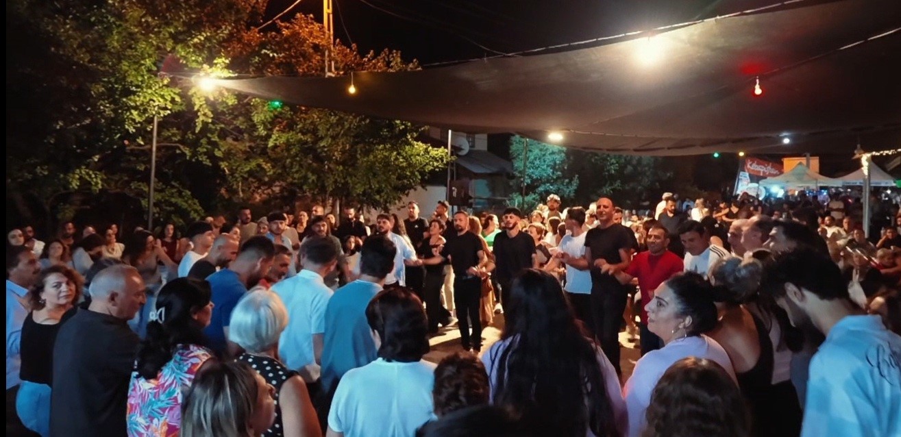 Çilek, böğürtlen, türkü ve halay. Gece saatlerine kadar durmadan devam etti