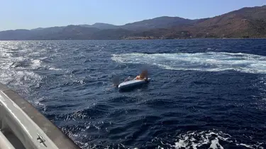 Çanakkale Boğazı'nda sürüklenen 2 sörfçü kurtarıldı