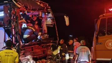 Gaziantep’te yolcu otobüsü TIR'la çarpıştı: 2 ölü, 22 yaralı
