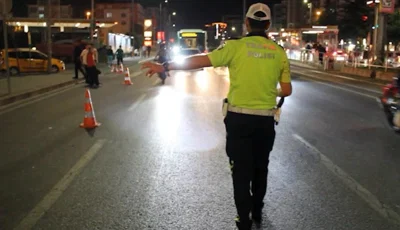 Kayseri’de "huzur" uygulaması. 75 aranan şahıs yakalandıKayseri’de polis ekipleri tarafından yapılan huzur-asayiş uygulamalarında 24 bin şahıs sorgulanırken, 75 aranan şahıs yakalandı.