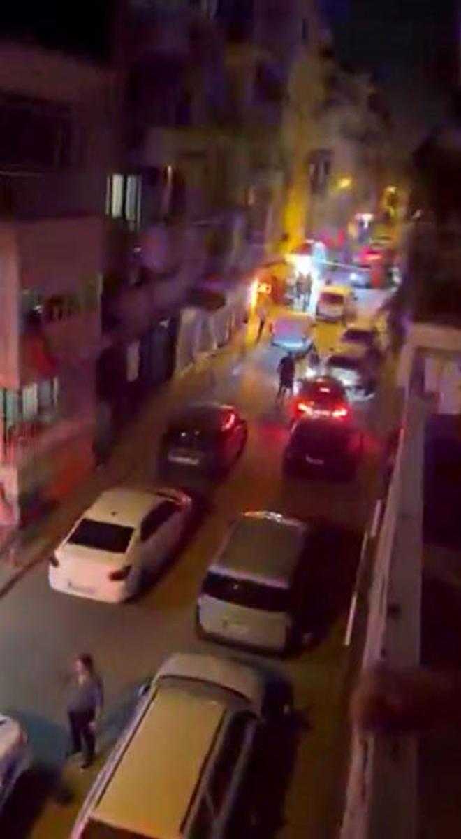 İzmir'de sokak ortasında 2 grup çatıştı. 5 kişi yaralandı