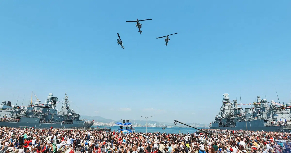 TEKNOFEST Mavi Vatan'da üçüncü gün heyecanı. Adım atacak yer kalmadı