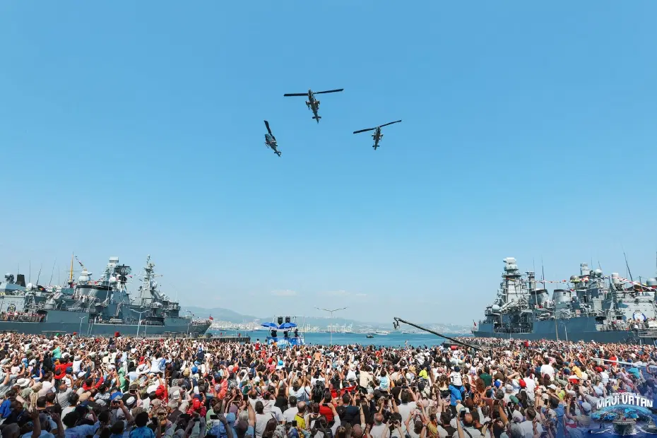 TEKNOFEST Mavi Vatan'da üçüncü gün heyecanı. Adım atacak yer kalmadı
