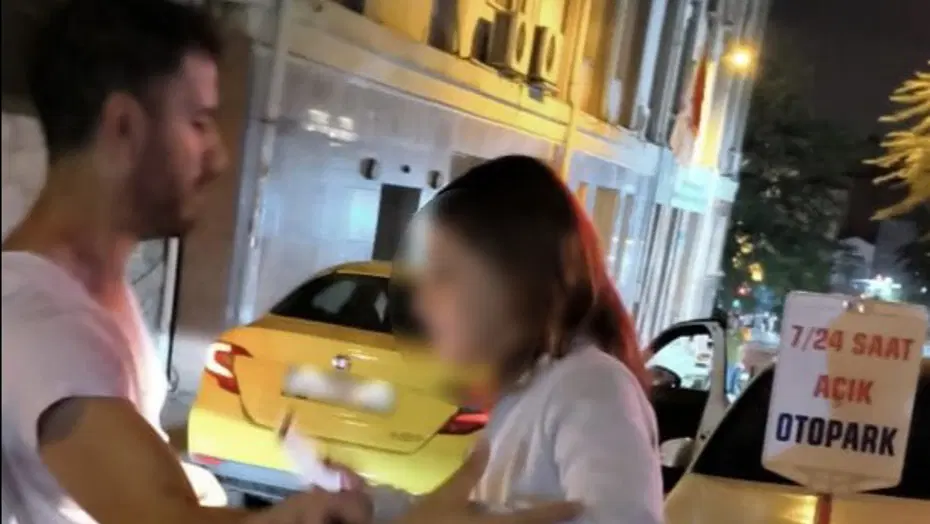 Kanadalı turisti takside bıçaklayıp POS cihazıyla soydular