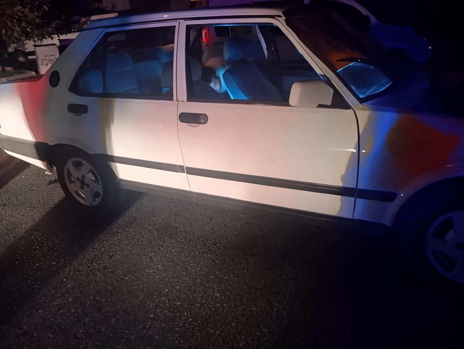 Drift atıp polisten kaçtı, aracı hararet yapınca yakalandı